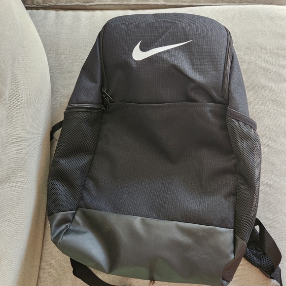 Nike Backpack - Picture 3 of 11